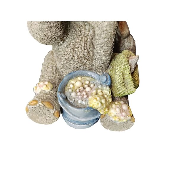 Vintage Tuskers Elephant Taking Bath Figurine, Bathing Bubbles Resin 1998 Cute - Picture 3 of 8